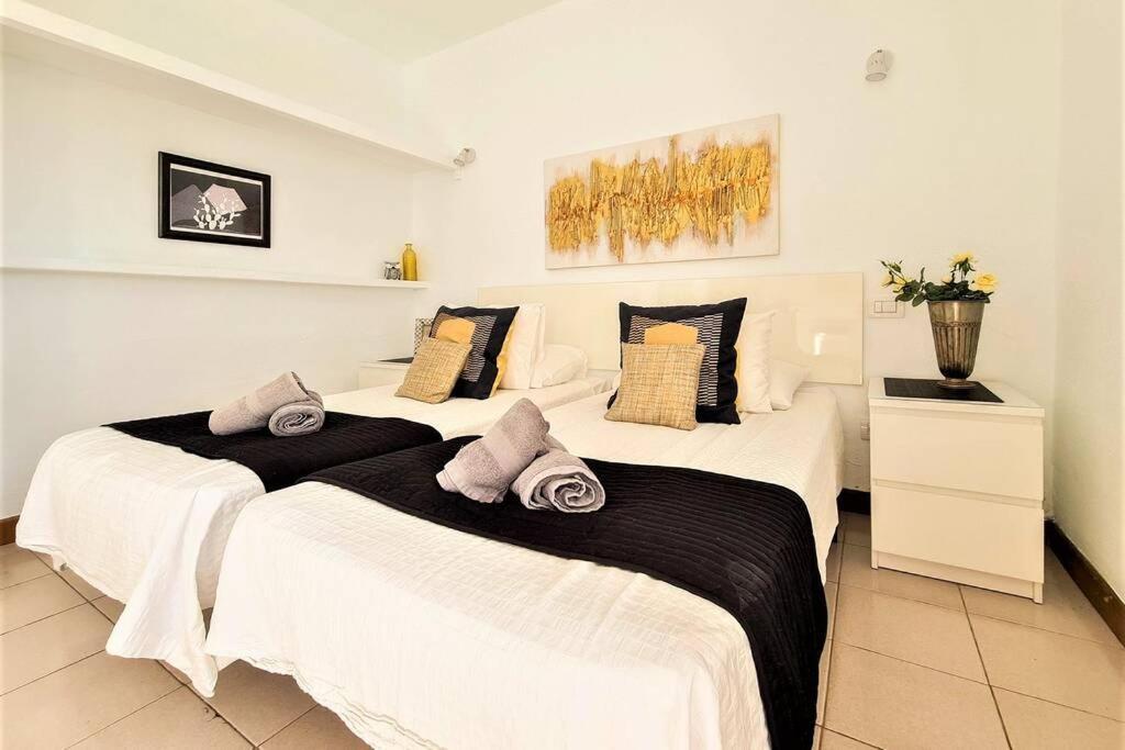 Stunning Sea View Villa With 6 Bedrooms & Heated Pool - Villa Renaissance Playa Blanca  Cameră foto