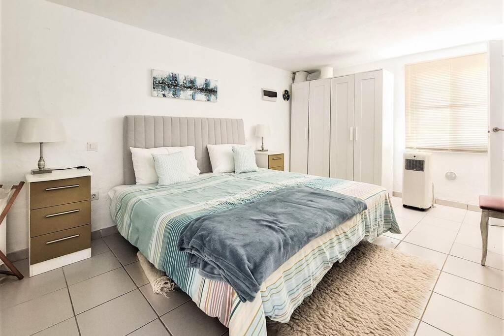 Stunning Sea View Villa With 6 Bedrooms & Heated Pool - Villa Renaissance Playa Blanca  Cameră foto