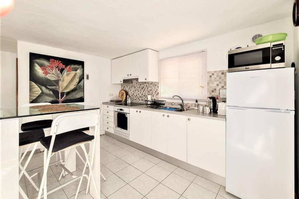 Stunning Sea View Villa With 6 Bedrooms & Heated Pool - Villa Renaissance Playa Blanca  Cameră foto