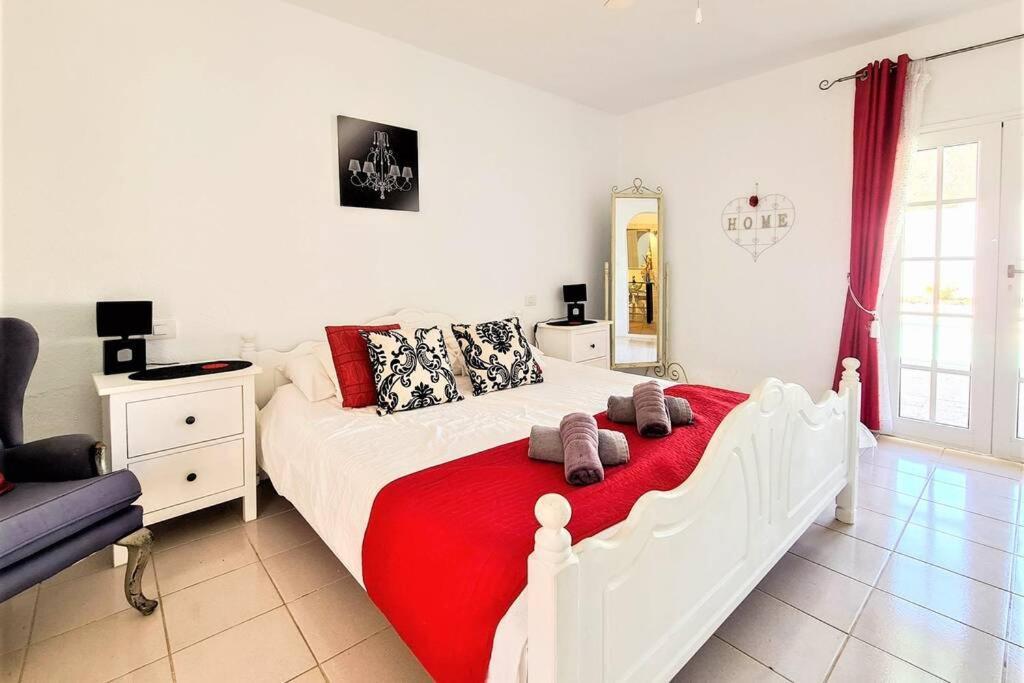 Stunning Sea View Villa With 6 Bedrooms & Heated Pool - Villa Renaissance Playa Blanca  Cameră foto